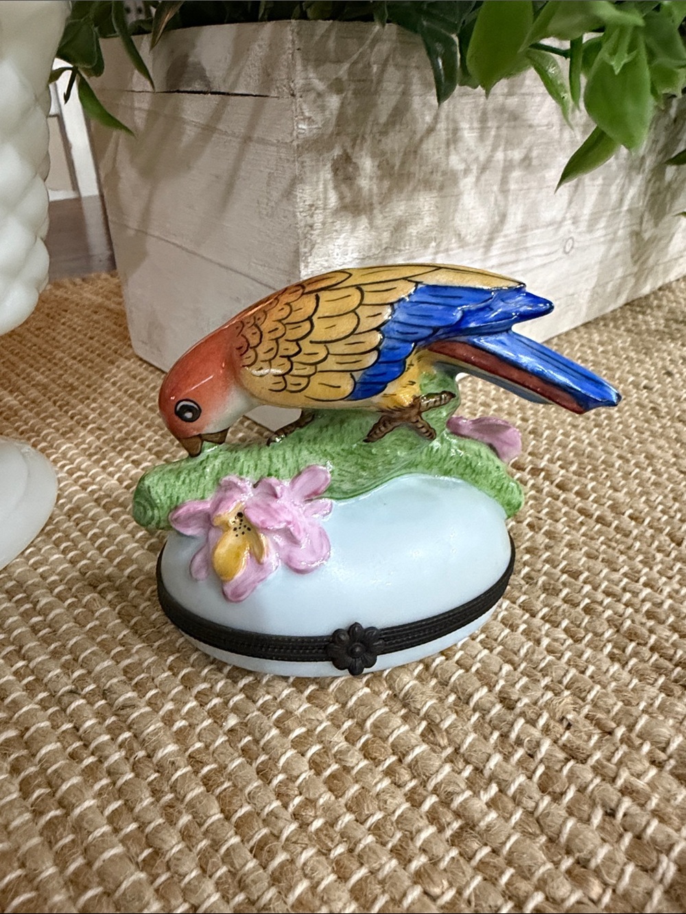 RARE Vintage Gorgeous Tropical Bird Limoges Large Box. (Retired)